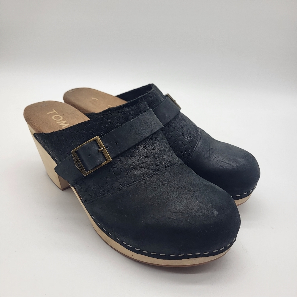 TOMS Black Floral Imprint Boho Chic Trendy Classic Spring Summer Mules Clogs